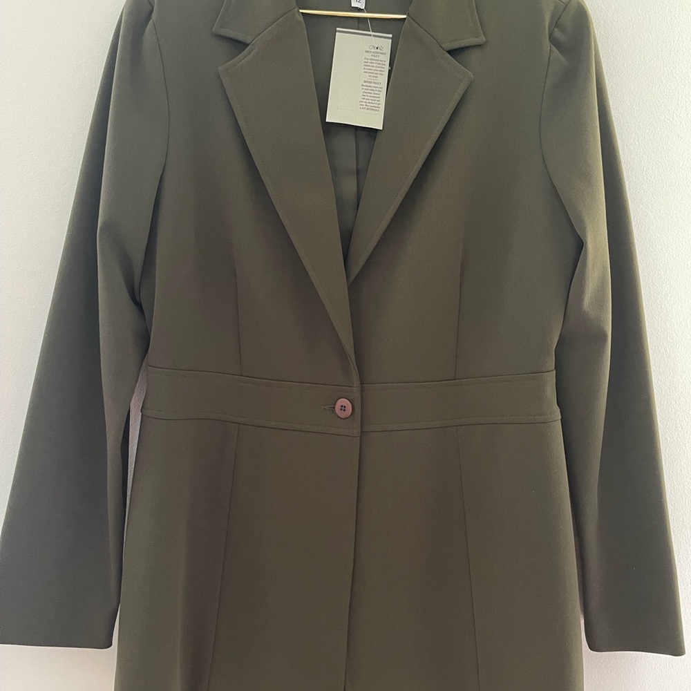 ✨ Cache Two Piece Green Women’s Suit - Picture 3 of 16